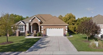 N67W4900 Cedar Reserve Cir, Cedarburg, WI 53012