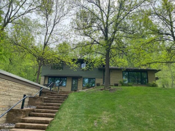 3009 Easter Heights Rd, Shelby, WI 54601