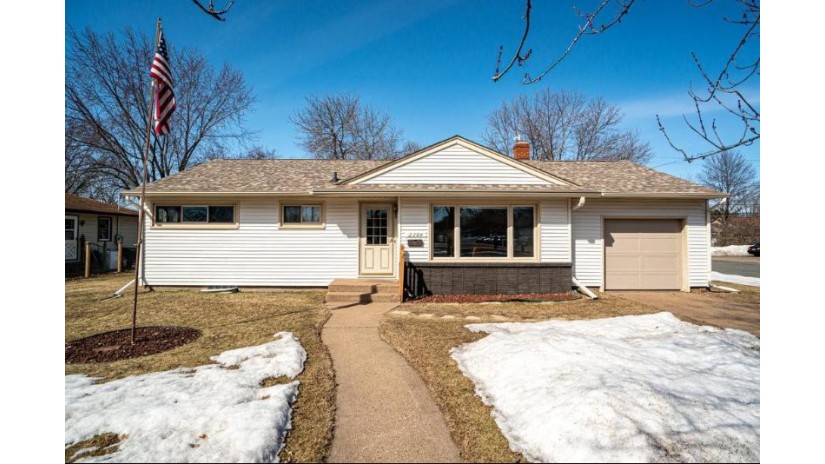 2304 Hayden Avenue Altoona, WI 54720 by Re/Max Affiliates Menomonie $245,000