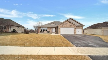 440 Old Orchard Lane, Poplar Grove, IL 61065