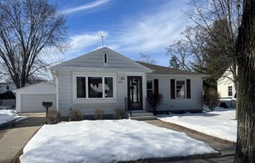 1004 Colonial Avenue, Green Bay, WI 54304