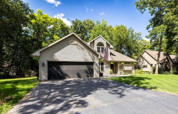 2384 Burnwood Drive, Oshkosh, WI 54902-9018