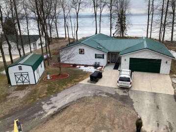 4506 Oakland Lane, Pensaukee, WI 54153