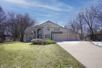 2325 Stroebe Island Drive, Fox Crossing, WI 54914