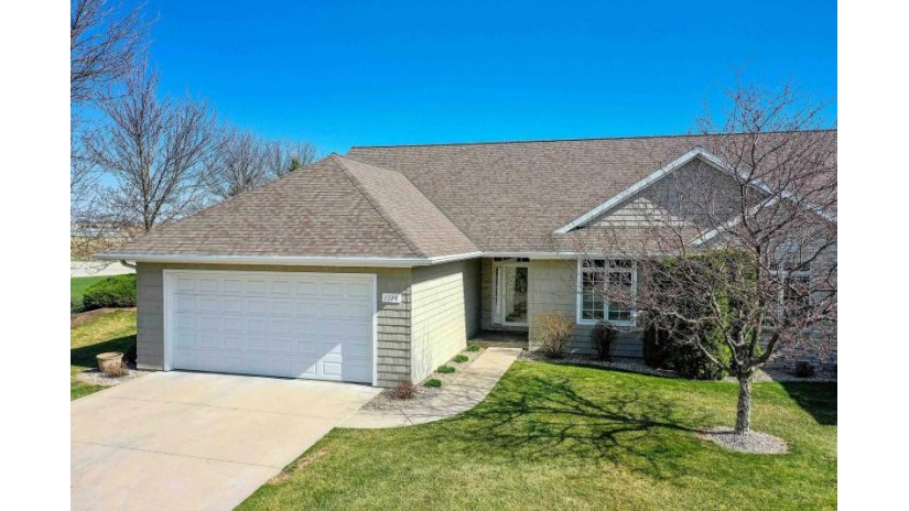 1728 Remington Ridge Way Ledgeview, WI 54115 by Mark D Olejniczak Realty, Inc. - Office: 920-432-1007 $448,900