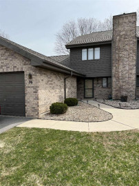 76 Spencer Village Court, Grand Chute, WI 54914