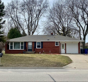 645 Morris Avenue, Ashwaubenon, WI 54304