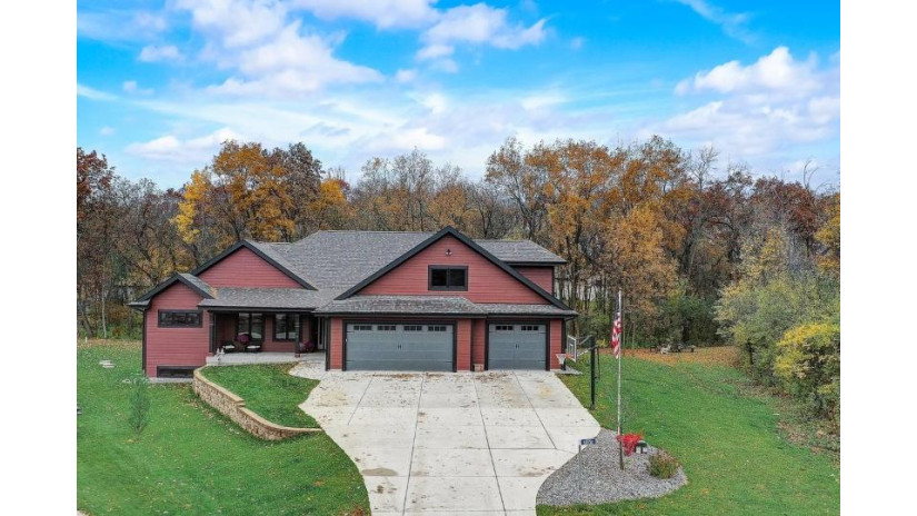 S8130 Coves Ct Merrimac, WI 53561 by First Weber Inc - HomeInfo@firstweber.com $765,000