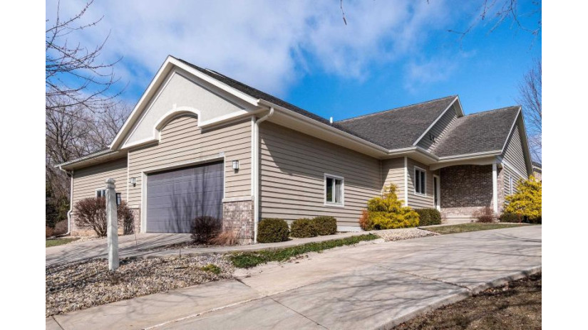 5012 Mirandy Rose Ct Middleton, WI 53562 by Sprinkman Real Estate $615,000