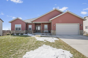 1825 Fjord Pass, Mount Horeb, WI 53572