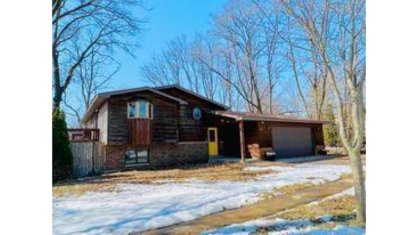 165 S Cedar St Adams, WI 53910 by Pavelec Realty - Off: 608-339-3388 $224,900