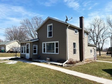 400 2nd St, Fox Lake, WI 53933