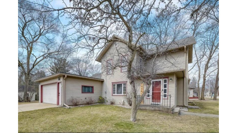 1 W Madison Ave Milton, WI 53563 by Restaino & Associates Era Powered - Pref: 608-669-5262 $277,000