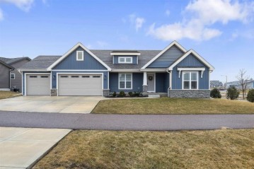 4145 Golden Wheat Run, Windsor, WI 53532