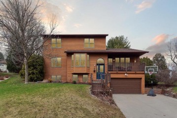 9 Woodglen Ct, Madison, WI 53716