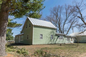 N8489 5th Road, Springfield, WI 53964