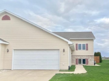 315 Douglas Dr, Brooklyn, WI 53521