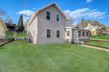 1201 W Conant St, Portage, WI 53901