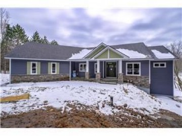 559 Perch Lake Rd, Hudson, WI 54016