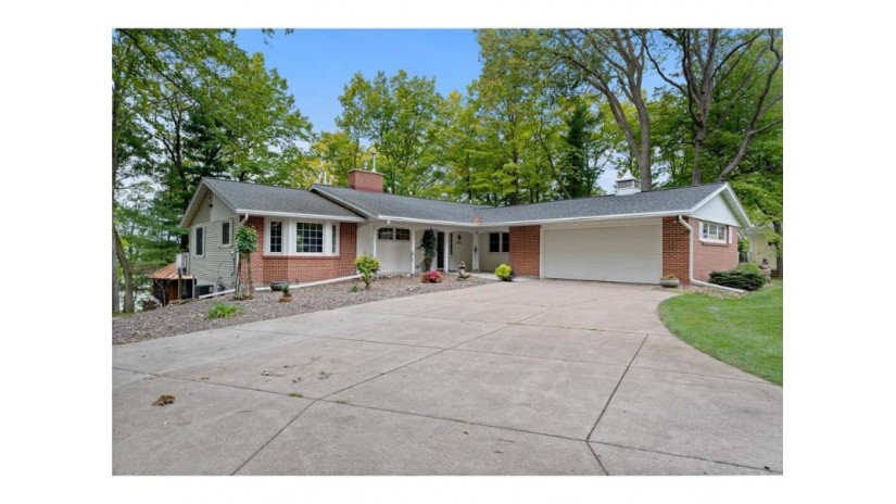 2275 Jeffery Blvd Cumberland, WI 54829 by Edina Realty, Inc. $965,000