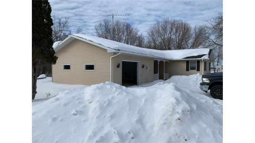 579 20th St Clayton, WI 54004 by Compass Realty Group $274,900