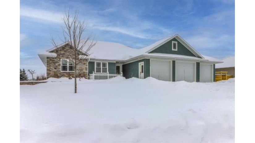 1528 East 20th Street Marshfield, WI 54449 by Nexthome Hub City - Phone: 715-207-9300 $469,900