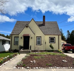 410 3rd St, Kewaunee, WI 54216