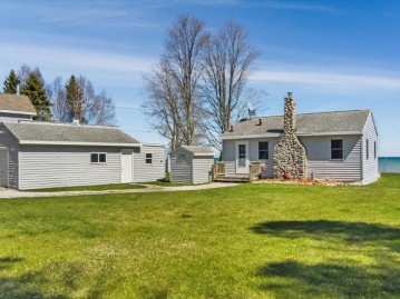 502 Lower La Salle Rd, Algoma, WI 54201