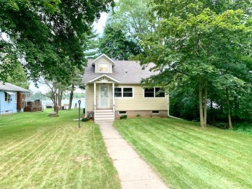 5108 Wickert Dr, West Bend, WI 53095-9235