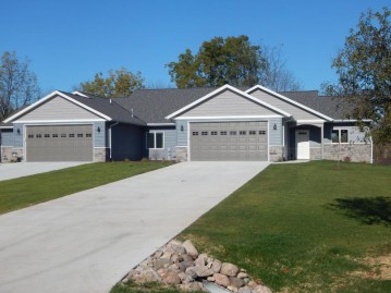 4032 Wolf Ln, Sheboygan, WI 53083