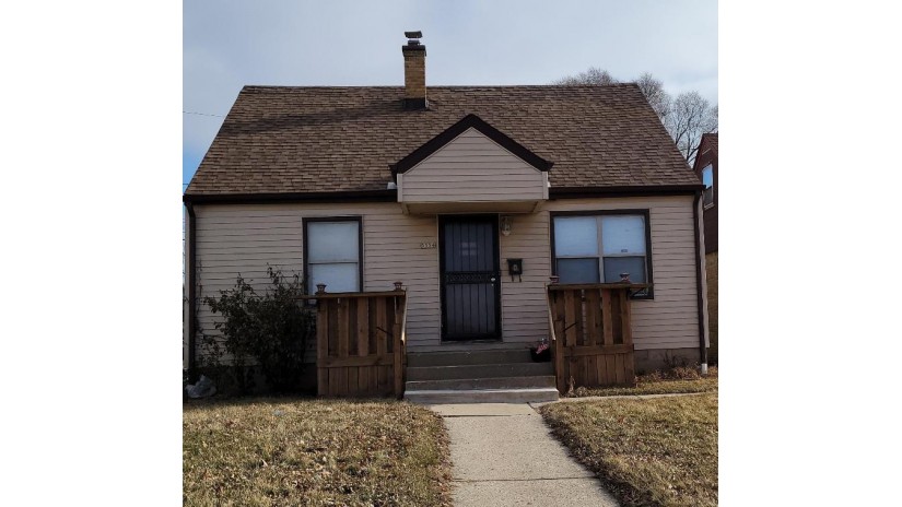 5554 N Hopkins St Milwaukee, WI 53209 by MAP Realty Group LLC $132,999