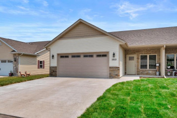 1013 Covington Dr 1, Sheboygan Falls, WI 53085