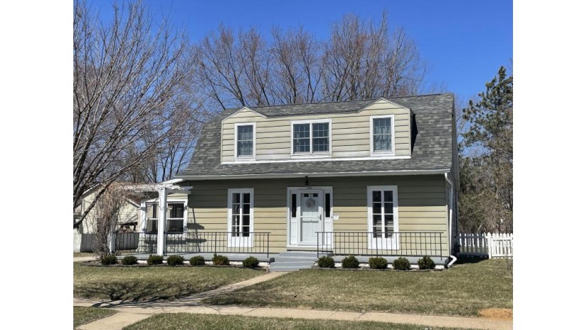 606 E Main St Sparta, WI 54656 by Coulee Real Estate & Property Management LLC $249,900