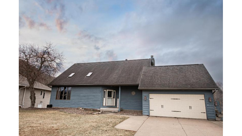 1431 Brookview Dr Winona, MN 55987 by Coldwell Banker River Valley, REALTORS $349,000