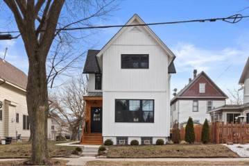 2611 S Superior St, Milwaukee, WI 53207