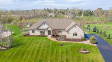 S64W22890 Garrett Dr, Vernon, WI 53189-8616