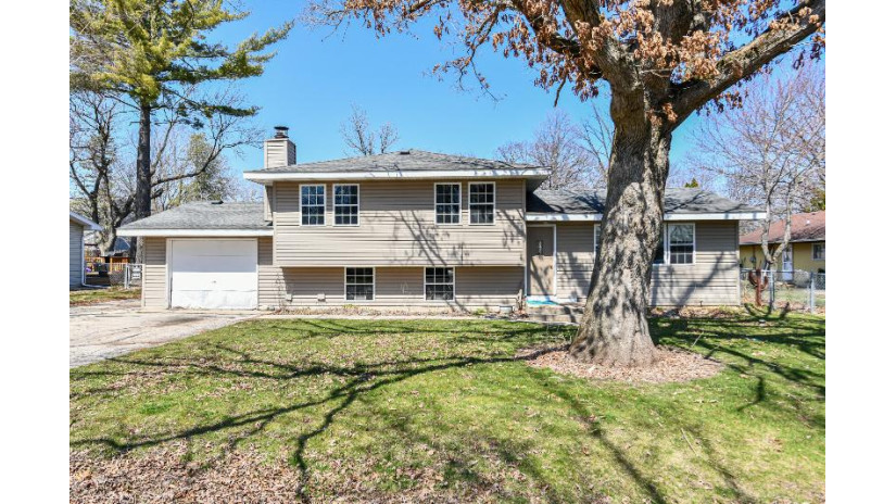 1708 Swallow Rd Twin Lakes, WI 53181 by EXP Realty,LLC~Kenosha $239,000