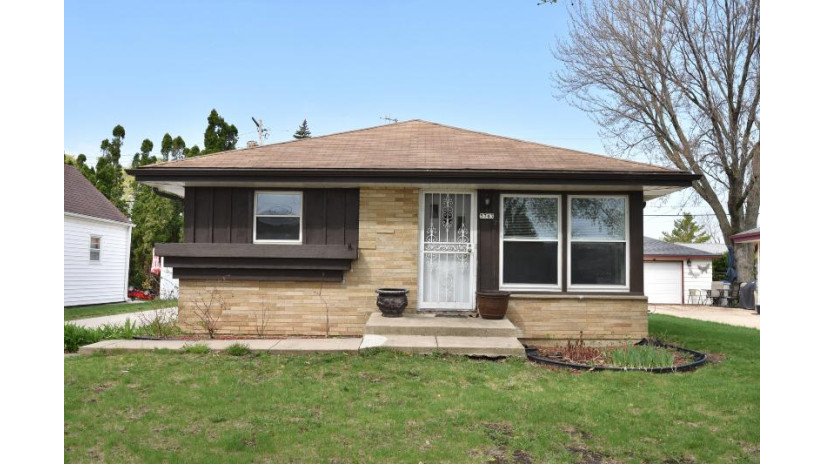 5743 N 77th St Milwaukee, WI 53218 by Homestead Realty, Inc $184,900