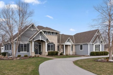 N39W23612 Grey Fox Ct, Pewaukee, WI 53072-2776