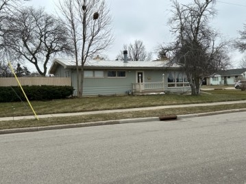 2319 Yout St, Racine, WI 53404-2264