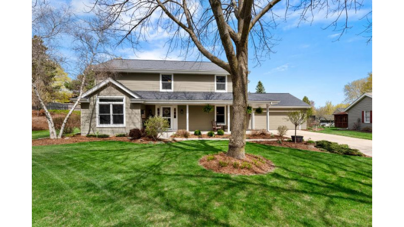 N104W7570 Saint James Ct Cedarburg, WI 53012 by Compass RE WI-Northshore $623,000