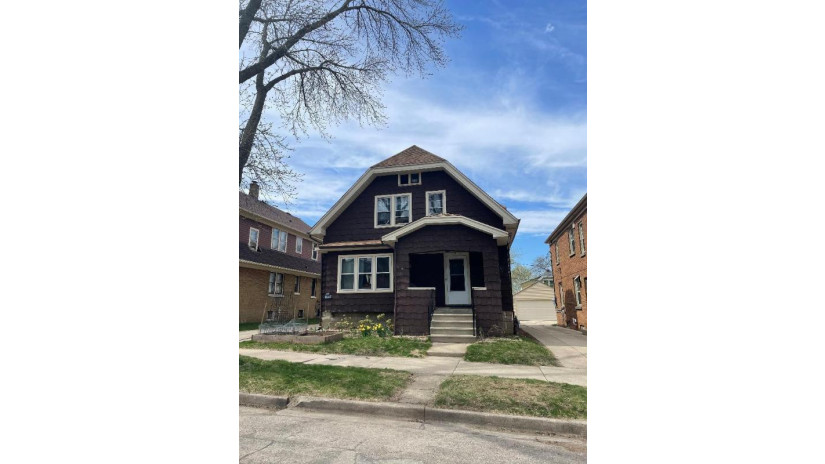 3433 S Burrell St Milwaukee, WI 53207 by Homestead Realty, Inc $255,000