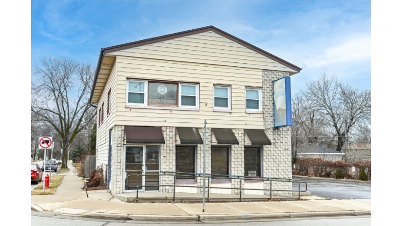 9536 W Greenfield Ave 9538 West Allis, WI 53214 by Shorewest Realtors $375,000