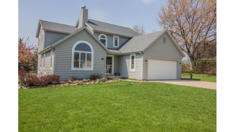 1775 Oneida Ct Grafton, WI 53024 by Redefined Realty Advisors LLC - 2627325800 $484,900