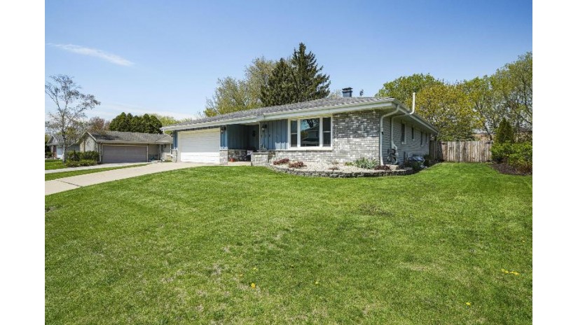 110 Apollo Ct Mukwonago, WI 53149 by EXP Realty, LLC~MKE $340,000