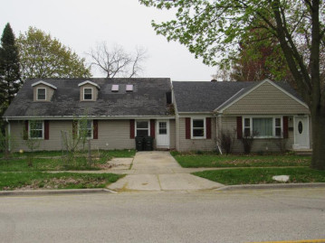 655 S 7th Ave, West Bend, WI 53095-3917