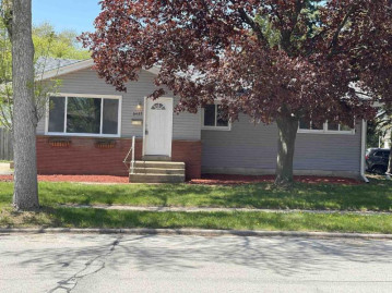 6427 N 80th St, Milwaukee, WI 53223-5501