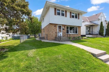 3657 E Munkwitz Ave, Cudahy, WI 53110