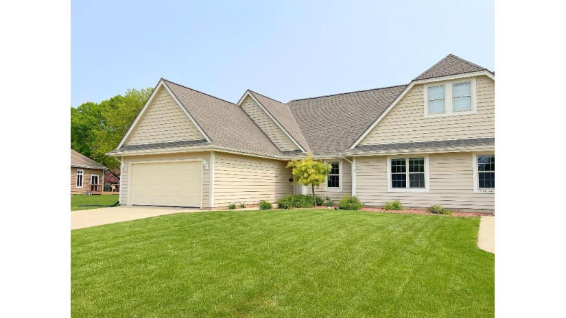 N27W26446 Christian Ct W A Pewaukee, WI 53072 by Parkway Realty, LLC $384,900