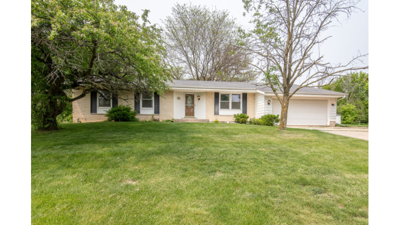 W246S7110 Wildwood Ct Vernon, WI 53189 by Shorewest Realtors $330,000